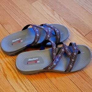 Skechers Sandals 🌼
